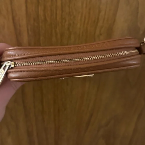 Michael Kors cross body brown purse - Picture 7 of 7